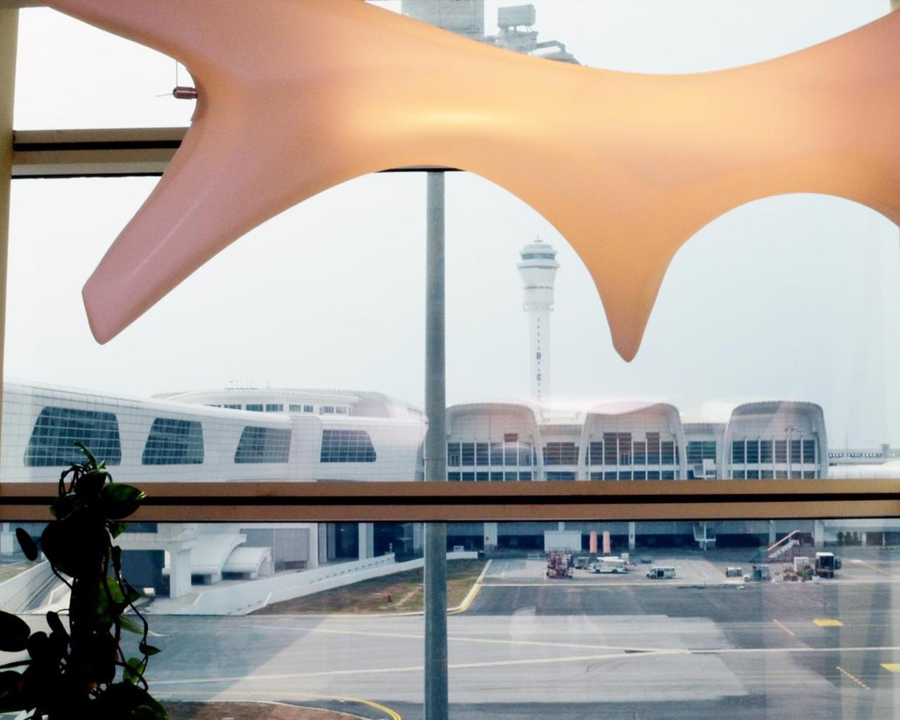 Sama-Sama Express Klia Terminal 2 - Airside Transit Hotel Sepang Exterior photo